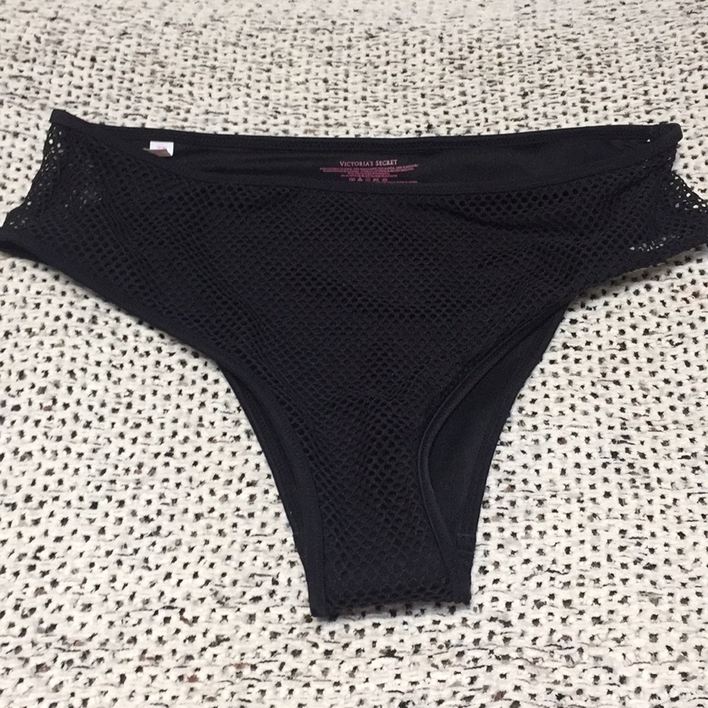 Women’s VS black swim bottoms, medium, NWOT.